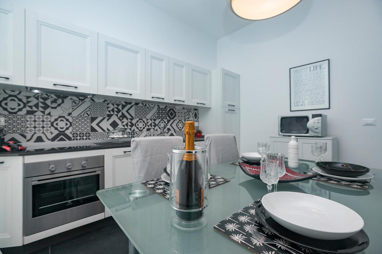 Real Italian Estate - Luxury Black&White Genua Buitenkant foto