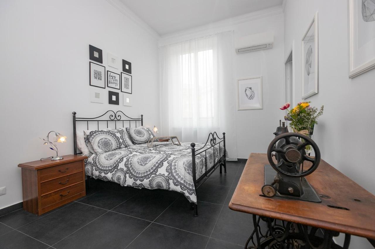 Real Italian Estate - Luxury Black&White Genua Buitenkant foto
