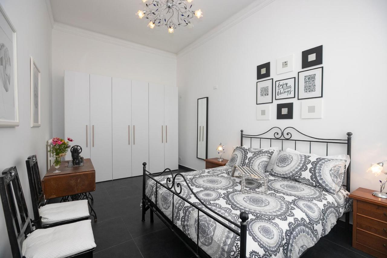 Real Italian Estate - Luxury Black&White Genua Buitenkant foto