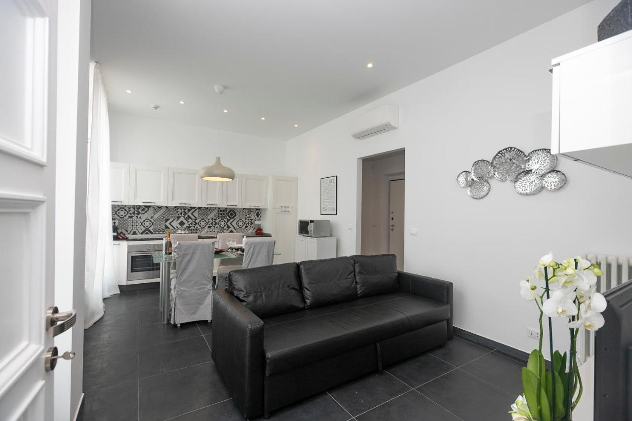 Real Italian Estate - Luxury Black&White Genua Buitenkant foto